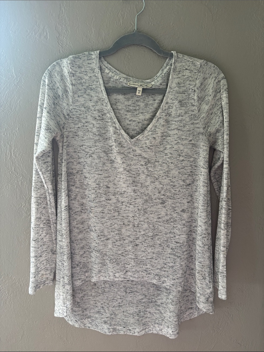Express Light Gray Marled V-Neck Long Sleeve Tee